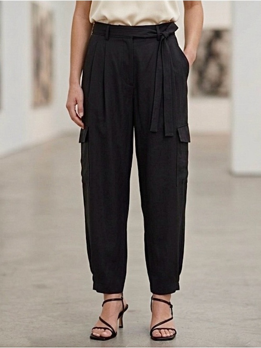 Aritzia Wilfred Straight Cargo Pants Size 2 Kafka Utility Black Like New